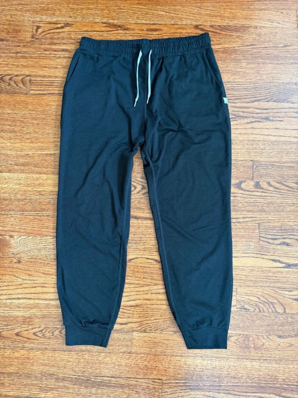 Vuori Performance Joggers Women's Size M Black Drawstring Waist Comfort Stretch